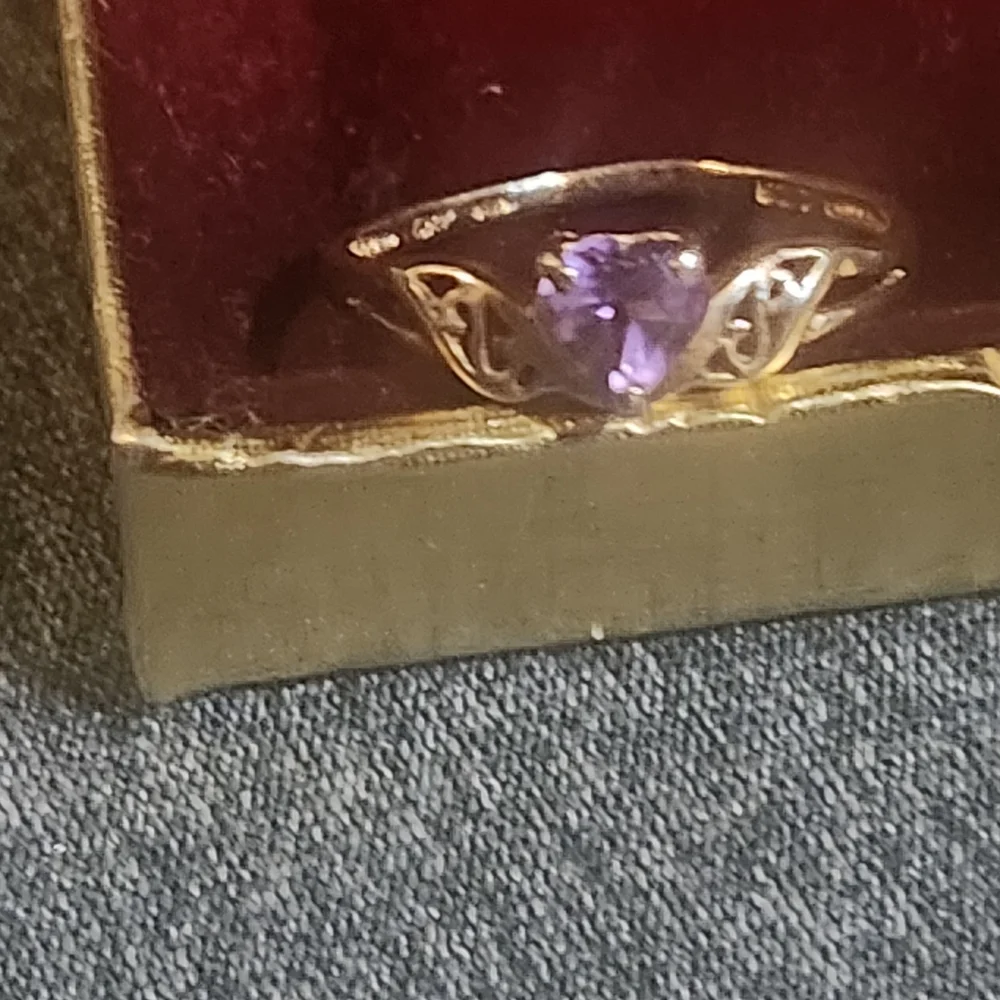 10kt Gold Heart Ring with Amethyst - Picture 9 of 15